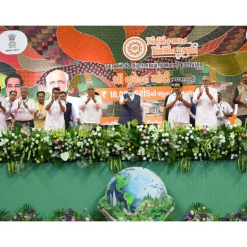 PM Modi, lays foundation of development projects worth Rs 18,800 crore in Surat PM Modi, lays foundation of development projects worth Rs 18,800 crore in Surat