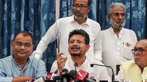 TMC Rebellion: Trinamool Rebels Ask Mamata Banerjee To Be ‘Adviser’ TMC Rebellion: Trinamool Rebels Ask Mamata Banerjee To Be ‘Adviser’