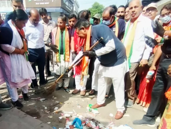 Citywide cleanliness drive launched by Delhi BJP