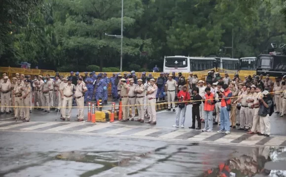 Centre airlifts 10 more CRPF companies to amp up security in Delhi Centre airlifts 10 more CRPF companies to amp up security in Delhi