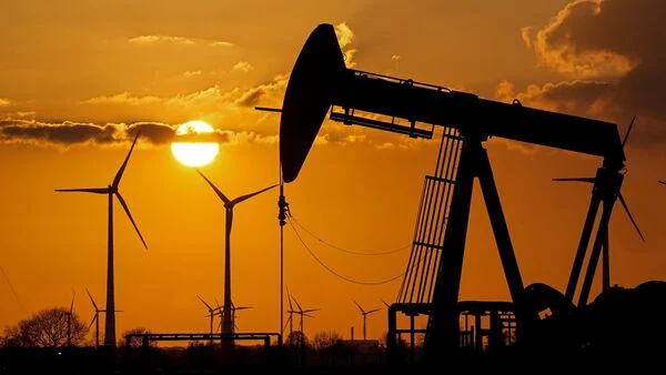Crude oil prices jump 2% on escalating US-Iran war; Brent crude above $75 per barrel Crude oil prices jump 2% on escalating US-Iran war; Brent crude above $75 per barrel