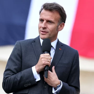France becomes the first EU country to ban social media for children France becomes the first EU country to ban social media for children