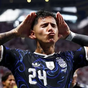 WC Semifinal: ARG break ENG hearts with late turnaround Win 2-1 WC Semifinal: ARG break ENG hearts with late turnaround Win 2-1