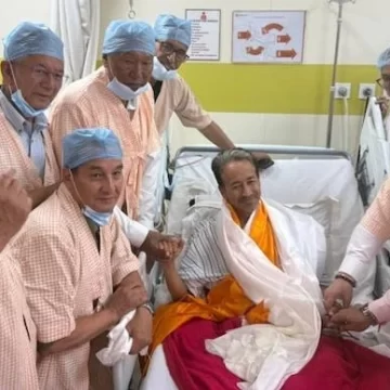 Sonam Wangchuk breaks 26-day fast in presence of Union Min JP Nadda, Jitendra Singh Sonam Wangchuk breaks 26-day fast in presence of Union Min JP Nadda, Jitendra Singh