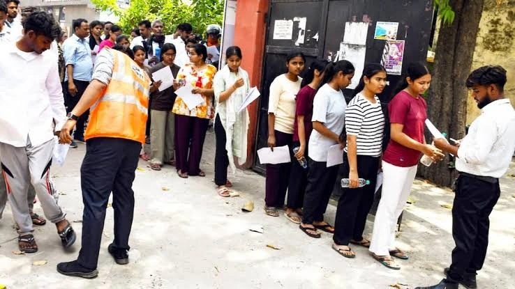 Centre sacks 47 NTA officials, plans major overhaul to strengthen examination system Centre sacks 47 NTA officials, plans major overhaul to strengthen examination system
