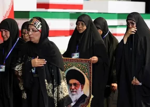Iran begins public mourning for Ayatollah khomeini