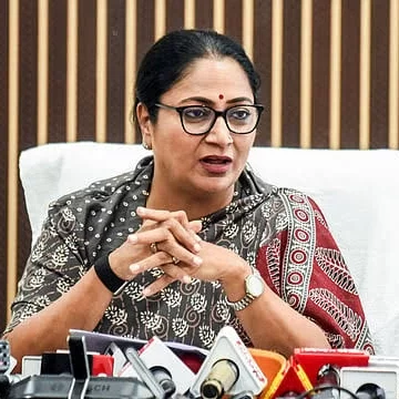 Capital can’t wait at signals: Delhi CM Rekha Gupta