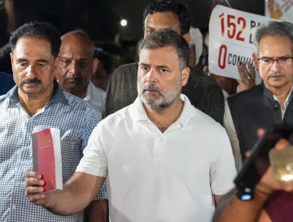 Lop Rahul Gandhi leads INDIA bloc march to Gandhi Smriti Lop Rahul Gandhi leads INDIA bloc march to Gandhi Smriti