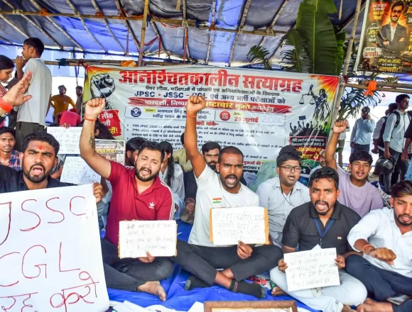 Students’ protest in Ranchi against alleged irregularities in JPSC and JSSC examinations intensifies Students’ protest in Ranchi against alleged irregularities in JPSC and JSSC examinations intensifies