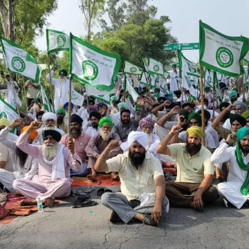 Farmers’ march to Delhi stopped at Haryana-Punjab border Farmers’ march to Delhi stopped at Haryana-Punjab border