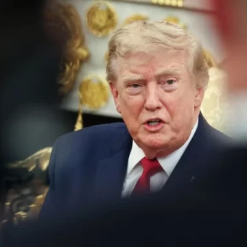 Trump threatens to bomb Oman if it gets in way of Iran deal Trump threatens to bomb Oman if it gets in way of Iran deal
