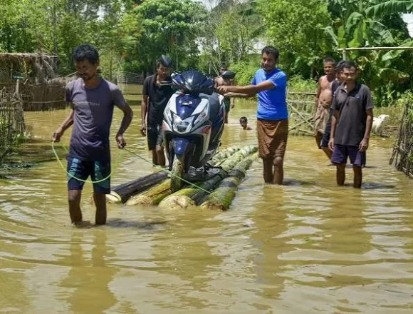 Assam flood situation improves as number of affected dips to 1.78 lakh Assam flood situation improves as number of affected dips to 1.78 lakh