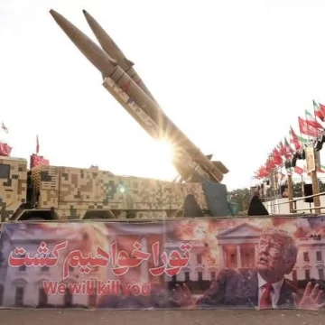 Iran threatens to hit Gulf states if U.S. launches new strikes Iran threatens to hit Gulf states if U.S. launches new strikes