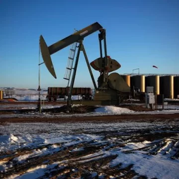 oil prices surge to one-month high as US prepares sweeping sanctions on Iran oil prices surge to one-month high as US prepares sweeping sanctions on Iran