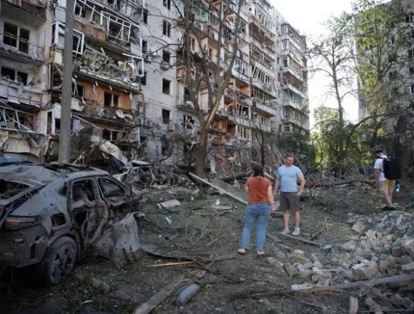 At least 18 people killed in Ukraine as Russia carries out more attacks