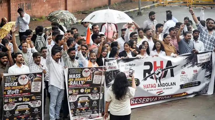 Reservation Hatao Andolan: Delhi Police detain protesters at Jantar Mantar over lack of permission Reservation Hatao Andolan: Delhi Police detain protesters at Jantar Mantar over lack of permission