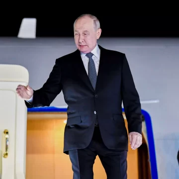 Russian President Vladimir Putin arrives in India to participate in 18th BRICS Summit Russian President Vladimir Putin arrives in India to participate in 18th BRICS Summit