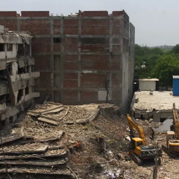 MCD revives its crackdown on illegal buildings in Delhi MCD revives its crackdown on illegal buildings in Delhi