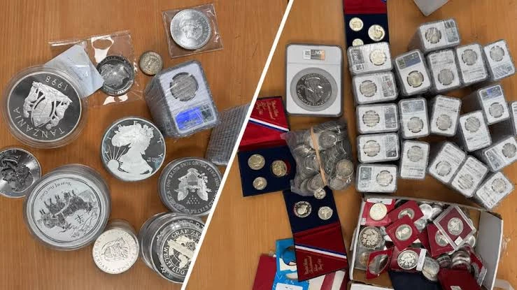 Customs seize 484 silver coins and one gold coin at Delhi airport Customs seize 484 silver coins and one gold coin at Delhi airport