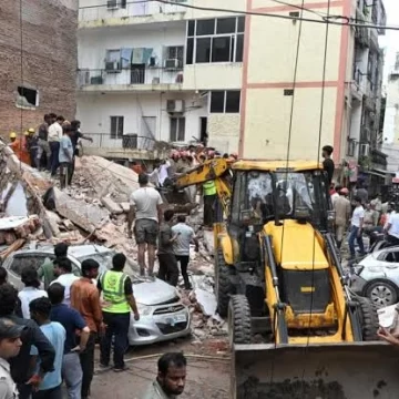 6 dead, 5 rescued in Delhi building collapse; FIR names PG owner 6 dead, 5 rescued in Delhi building collapse; FIR names PG owner