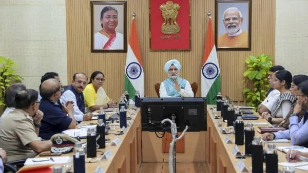 CM Rekha Gupta orders sealing of buildings with unauthorised fifth floors CM Rekha Gupta orders sealing of buildings with unauthorised fifth floors