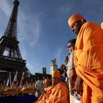 Eiffel Tower closes amid row over women staff Moved Out Of Sight during Hindu group’s visit