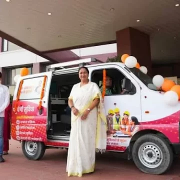 Delhi Govt flags off 4 mobile vans to take labour services to workers’ doorstep Delhi Govt flags off 4 mobile vans to take labour services to workers’ doorstep