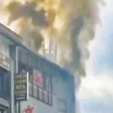 30 rescued from fire at 4-storey building in NW Delhi 30 rescued from fire at 4-storey building in NW Delhi