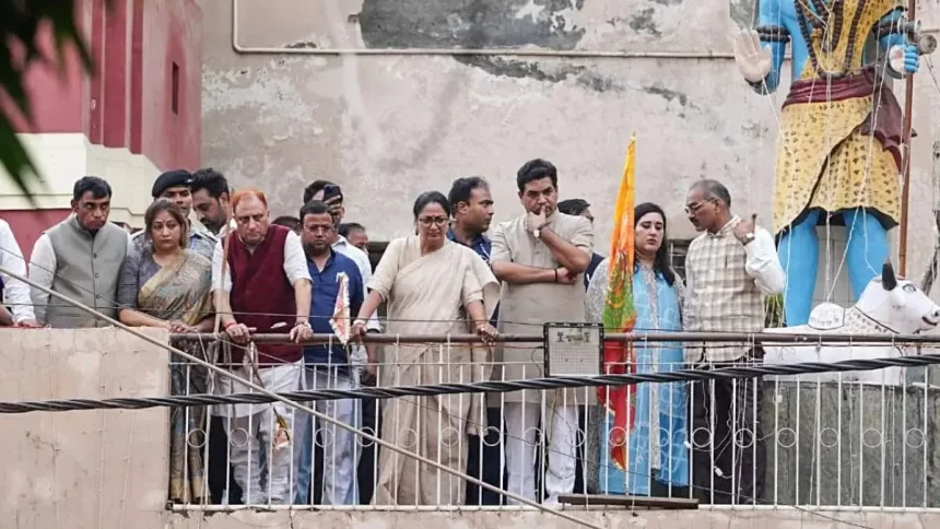 Delhi CM orders magisterial inquiry into Satya Niketan building collapse Delhi CM orders magisterial inquiry into Satya Niketan building collapse