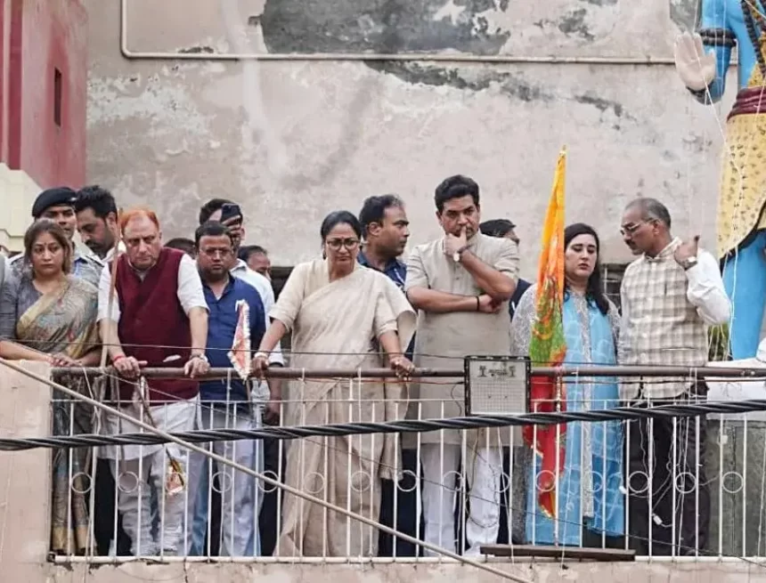 Delhi CM orders magisterial inquiry into Satya Niketan building collapse Delhi CM orders magisterial inquiry into Satya Niketan building collapse