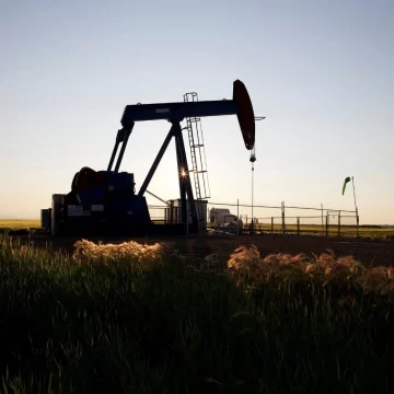 Oil slips as Middle East crude exports rise, G7 to release stocks Oil slips as Middle East crude exports rise, G7 to release stocks