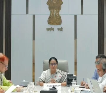 Delhi CM Rekha Gupta directs night-time cleaning in colonies, markets ahead of Diwali