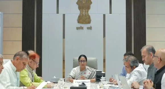 Delhi CM Rekha Gupta directs night-time cleaning in colonies, markets ahead of Diwali Delhi CM Rekha Gupta directs night-time cleaning in colonies, markets ahead of Diwali