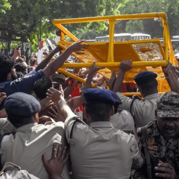 Delhi protests: Former CM Sheila Dikshit’s daughter among 120 detained in Delhi On on Day 3 Of protests Delhi protests: Former CM Sheila Dikshit’s daughter among 120 detained in Delhi On on Day 3 Of protests
