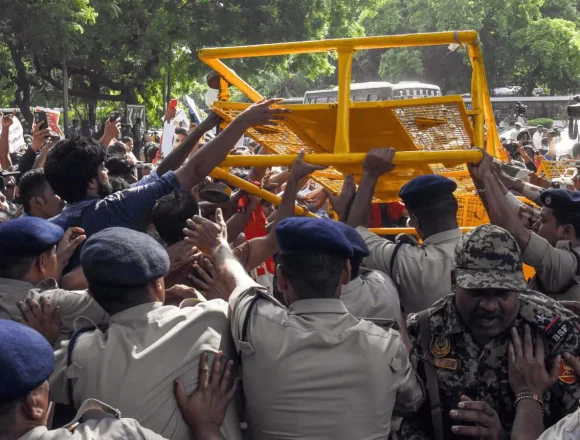 Delhi protests: Former CM Sheila Dikshit’s daughter among 120 detained in Delhi On on Day 3 Of protests Delhi protests: Former CM Sheila Dikshit’s daughter among 120 detained in Delhi On on Day 3 Of protests