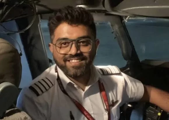 Stabbed In Cockpit, Indian Captain Helps Avert Disaster, Save All 174 On Flydubai Flight Stabbed In Cockpit, Indian Captain Helps Avert Disaster, Save All 174 On Flydubai Flight