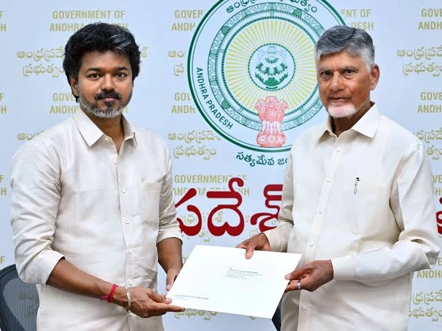 CMs Vijay-Naidu meet in Vijayawada, discuss water sharing, river-linking CMs Vijay-Naidu meet in Vijayawada, discuss water sharing, river-linking