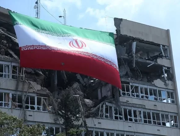 U.S. Warns Gulf of Possible Short, Intense Renewal of Iran War After Midterms